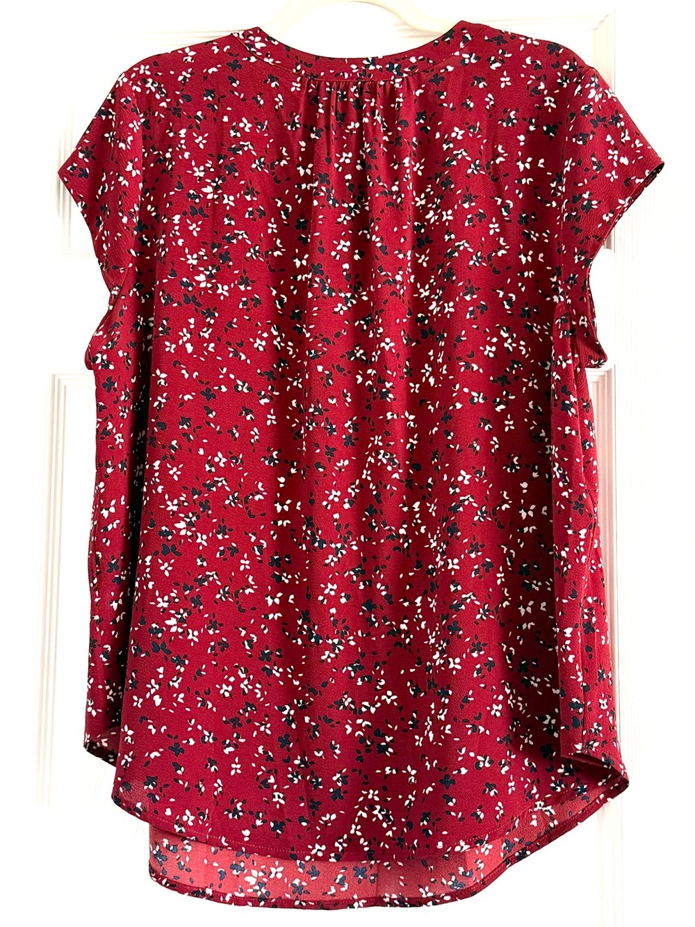 41 Hawthorn Women's Red Floral Cap-Sleeve V-Neck Top 1X - Picture 4 of 7